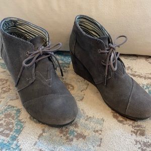 Tom’s Suede Booties